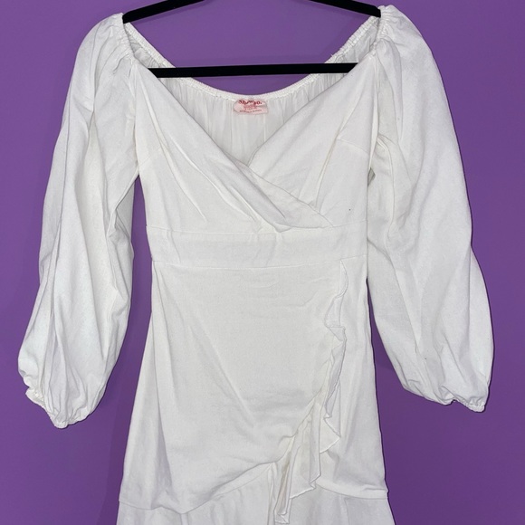 CANT MOVE ON OFF SHOULDER MINI DRESS IN WHITE LINEN LOOK
SHOWPO - Picture 5 of 5